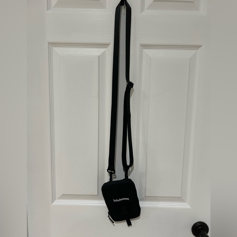 Lululemon Easy Access Crossbody